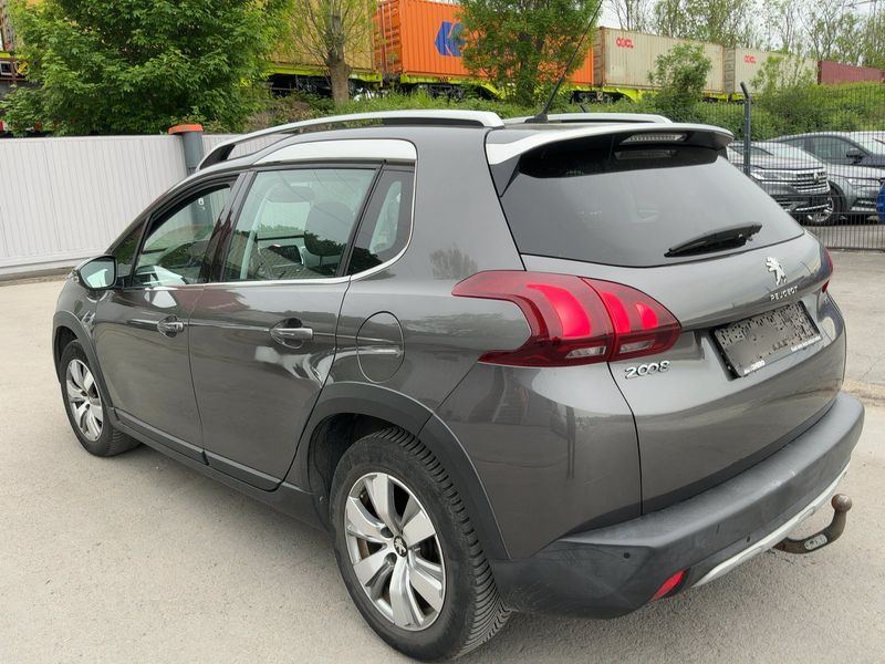 Peugeot 2008 1.2 PureTech Allure 2017 – снимка 6