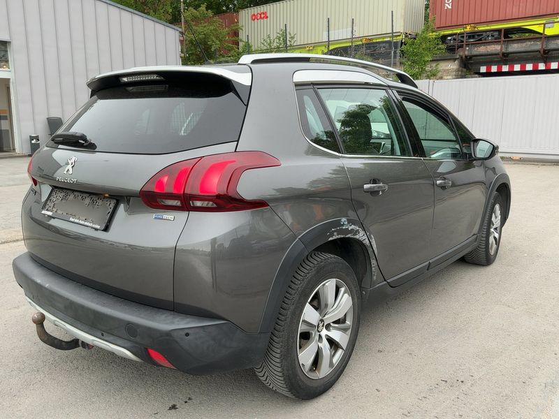 Peugeot 2008 1.2 PureTech Allure 2017 – снимка 8