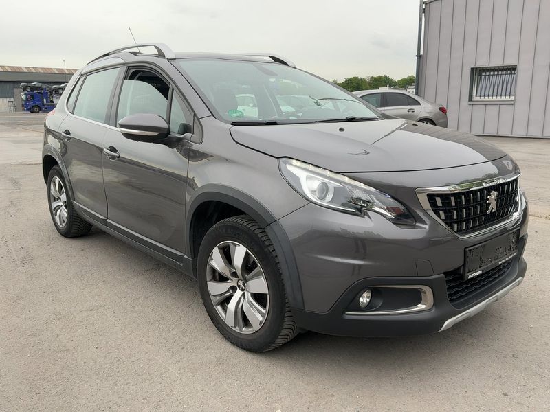 Peugeot 2008 1.2 PureTech Allure 2017 – снимка 12