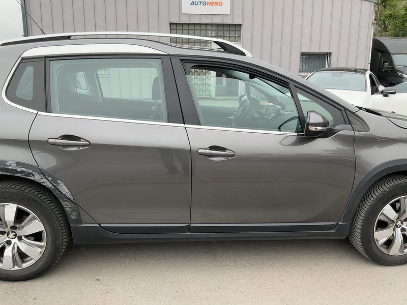 Peugeot 2008 1.2 PureTech Allure 2017 – снимка 10
