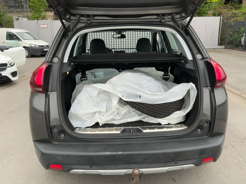 Peugeot 2008 1.2 PureTech Allure 2017 – снимка 16