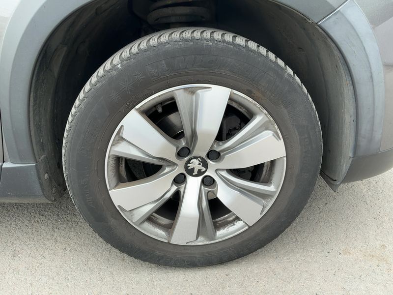 Peugeot 2008 1.2 PureTech Allure 2017 – снимка 11