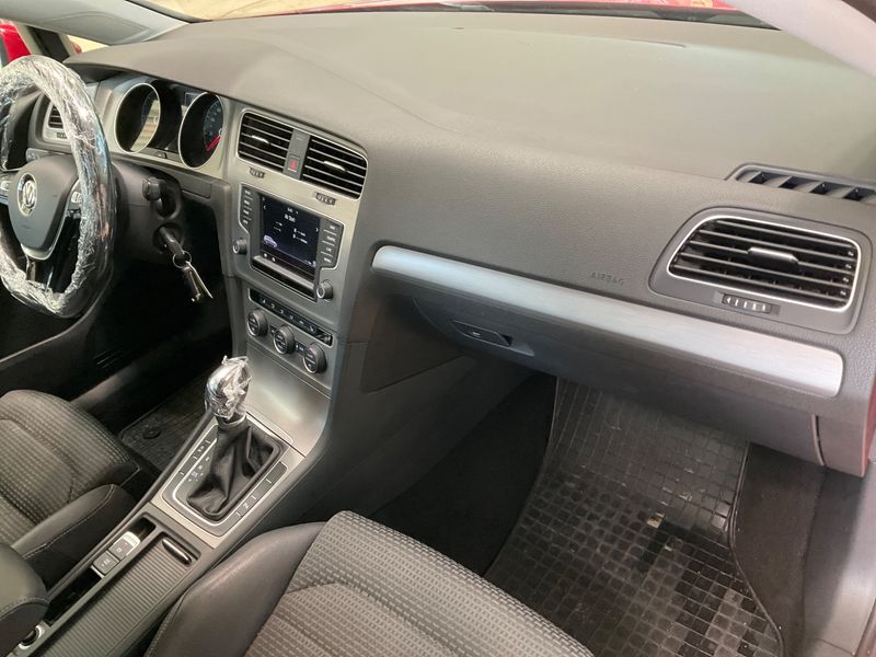 Volkswagen Golf VII 1.6 TDI Comfortline BlueMotion Tech 2015 – снимка 32