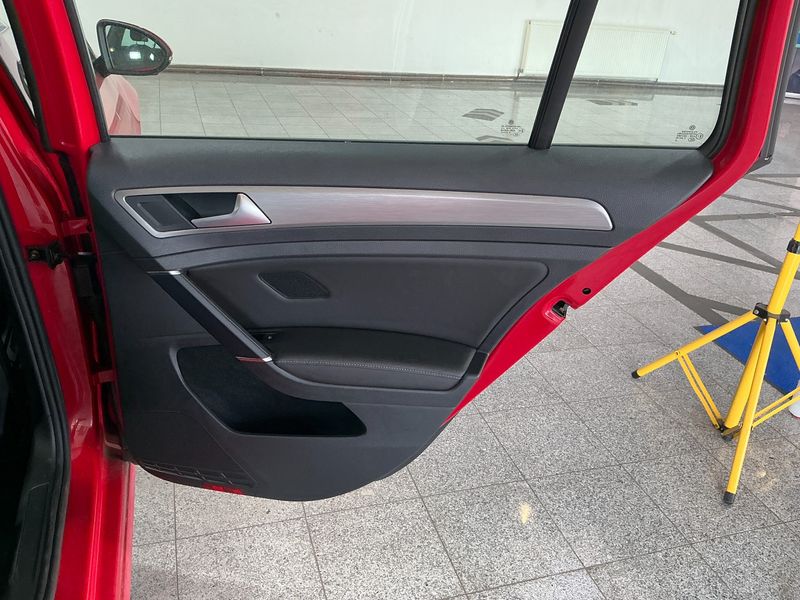 Volkswagen Golf VII 1.6 TDI Comfortline BlueMotion Tech 2015 – снимка 39