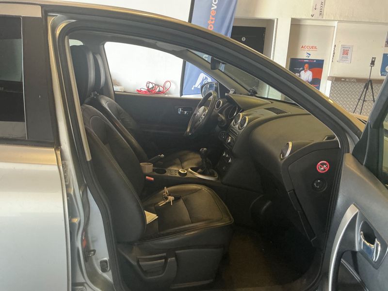 Nissan Qashqai 2.0 dCi Tekna 4x4 2008 – снимка 3