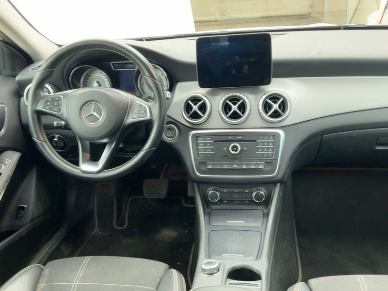 Mercedes-Benz GLA-Klasse GLA 200 d Score Urban 2016 – снимка 18