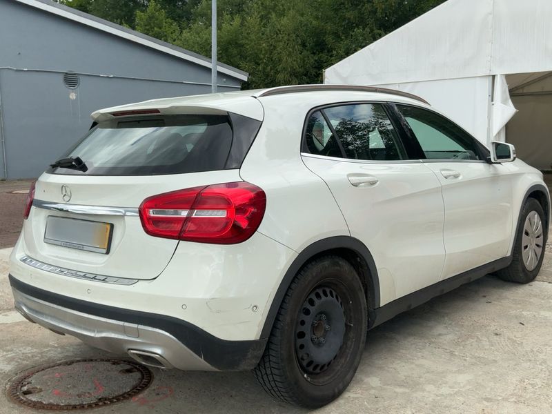 Mercedes-Benz GLA-Klasse GLA 200 d Score Urban 2016 – снимка 8
