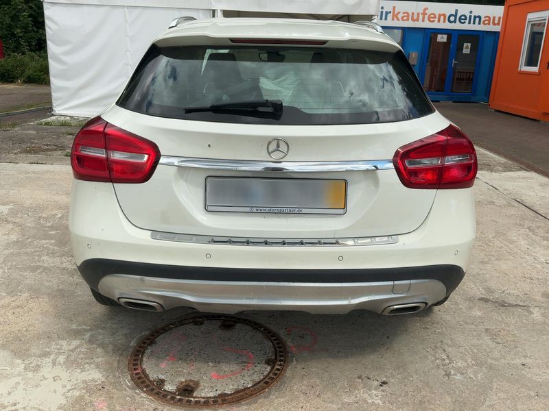 Mercedes-Benz GLA-Klasse GLA 200 d Score Urban 2016 – снимка 7