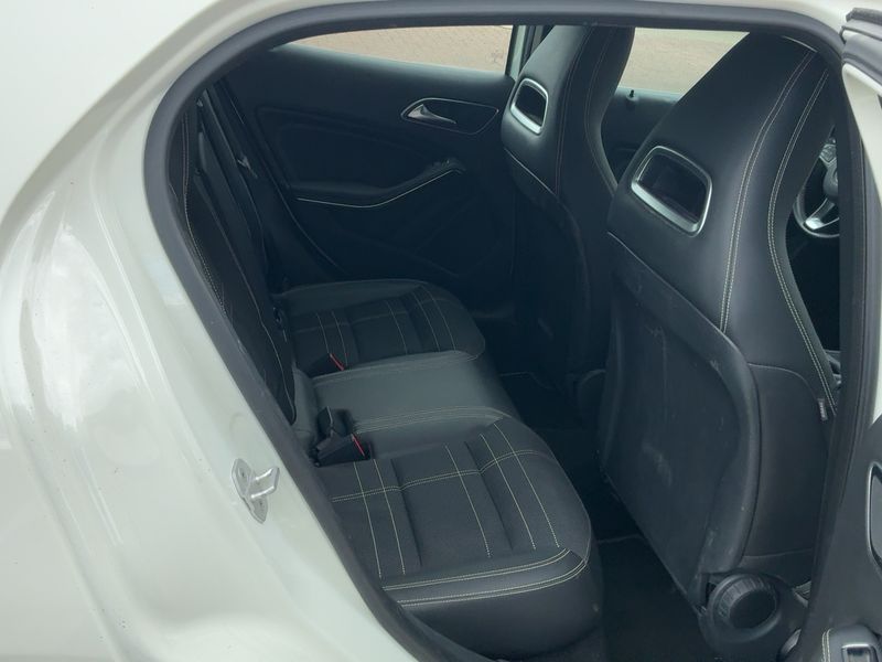 Mercedes-Benz GLA-Klasse GLA 200 d Score Urban 2016 – снимка 20