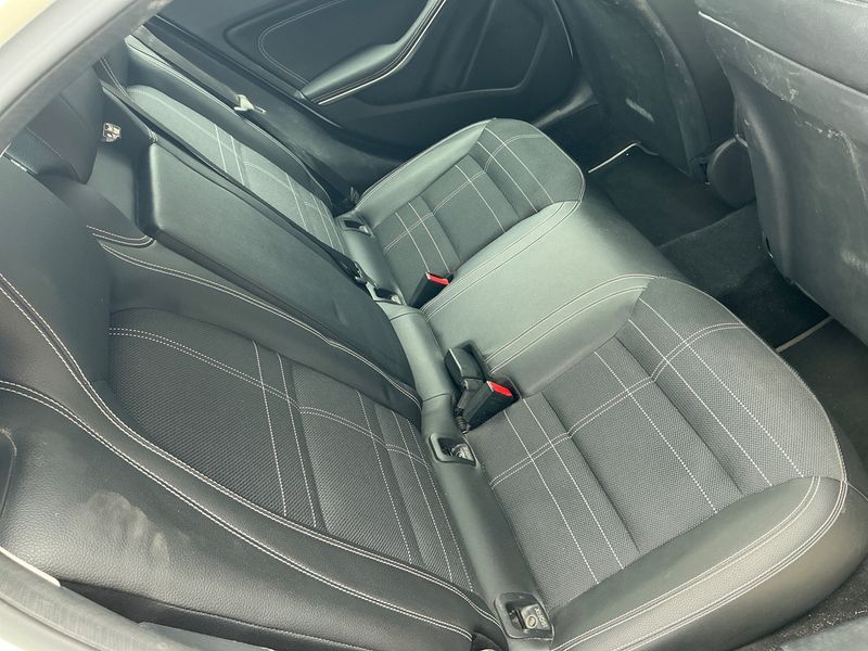 Mercedes-Benz GLA-Klasse GLA 200 d Score Urban 2016 – снимка 33