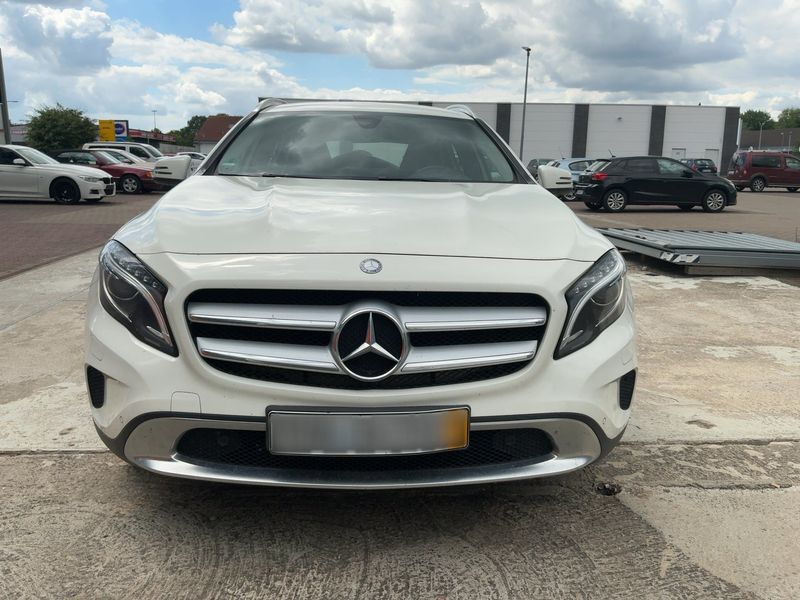 Mercedes-Benz GLA-Klasse GLA 200 d Score Urban 2016 – снимка 14