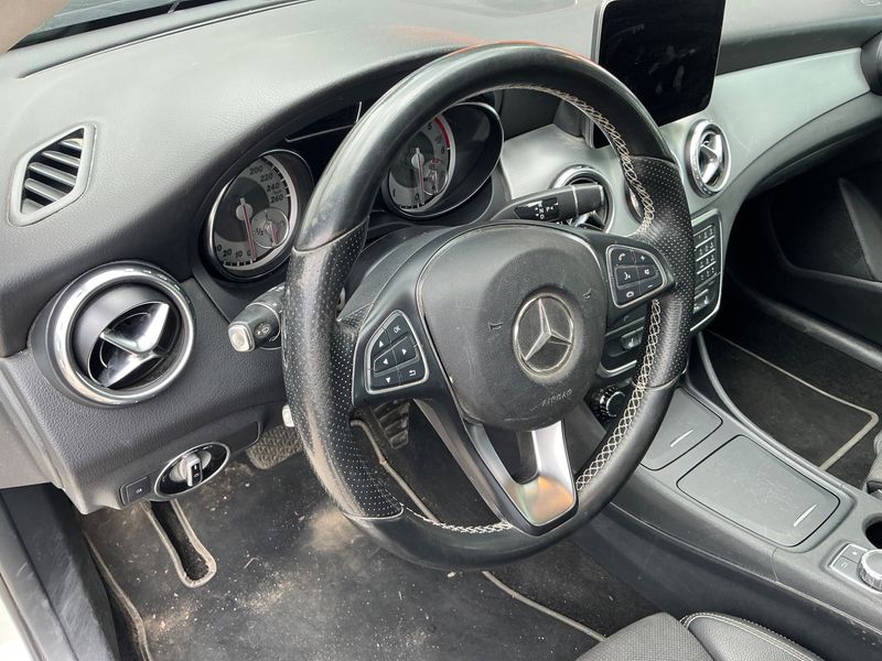 Mercedes-Benz GLA-Klasse GLA 200 d Score Urban 2016 – снимка 26