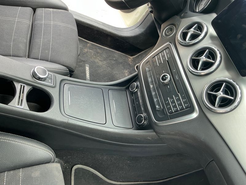 Mercedes-Benz GLA-Klasse GLA 200 d Score Urban 2016 – снимка 25