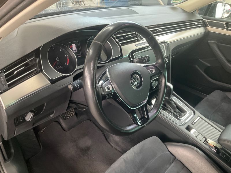 Volkswagen Passat 2.0 TDI Highline BlueMotion Tech 2016 – снимка 25