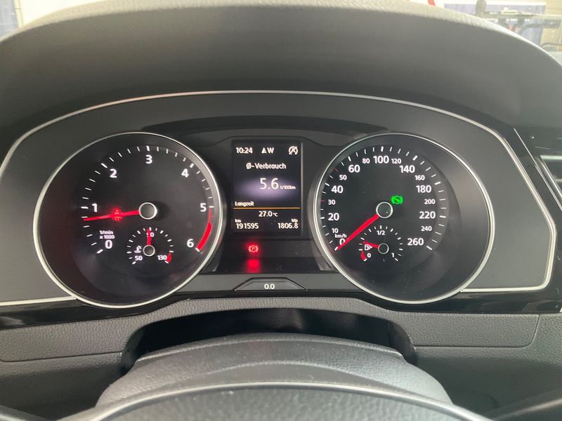 Volkswagen Passat 2.0 TDI Highline BlueMotion Tech 2016 – снимка 19