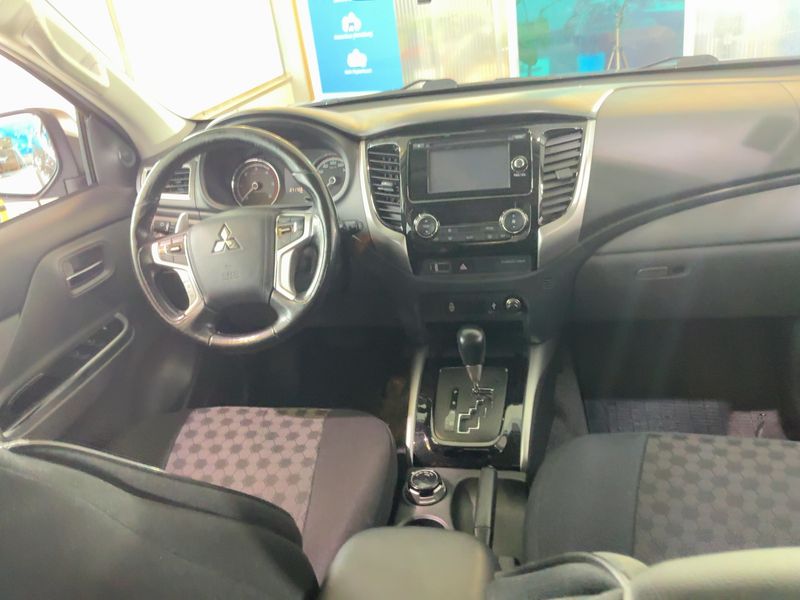 Mitsubishi L 200 2.4 DI-D Plus Doppelkabine 4WD 2017 – снимка 17