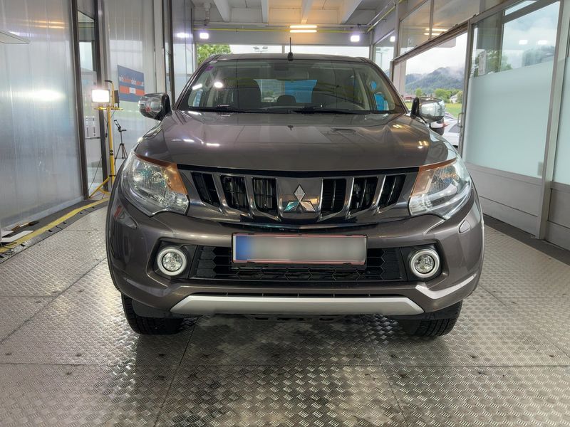 Mitsubishi L 200 2.4 DI-D Plus Doppelkabine 4WD 2017 – снимка 14