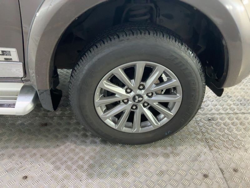 Mitsubishi L 200 2.4 DI-D Plus Doppelkabine 4WD 2017 – снимка 11