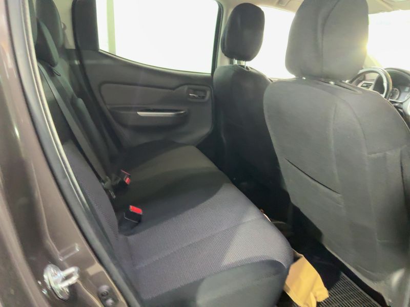 Mitsubishi L 200 2.4 DI-D Plus Doppelkabine 4WD 2017 – снимка 19