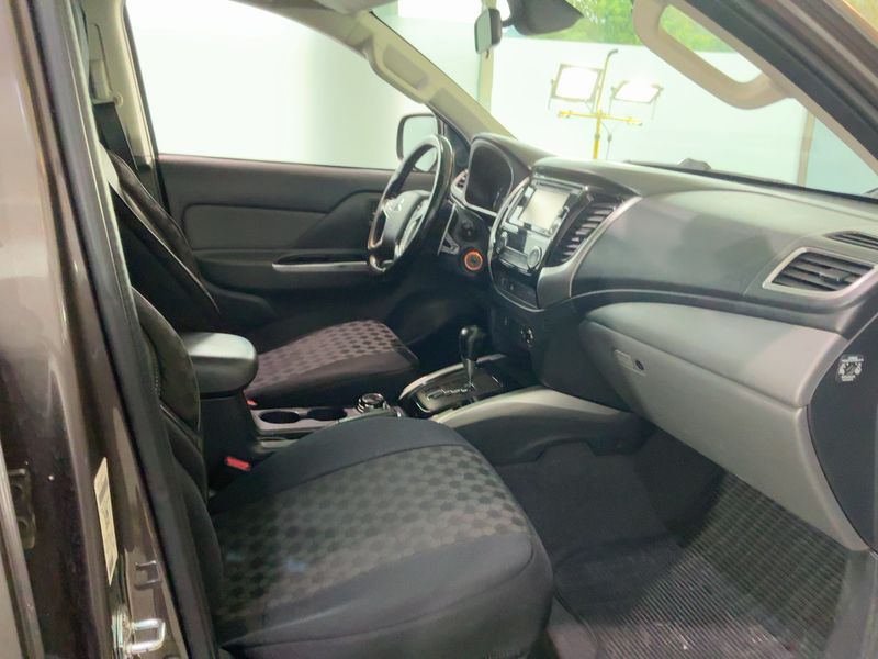 Mitsubishi L 200 2.4 DI-D Plus Doppelkabine 4WD 2017 – снимка 16