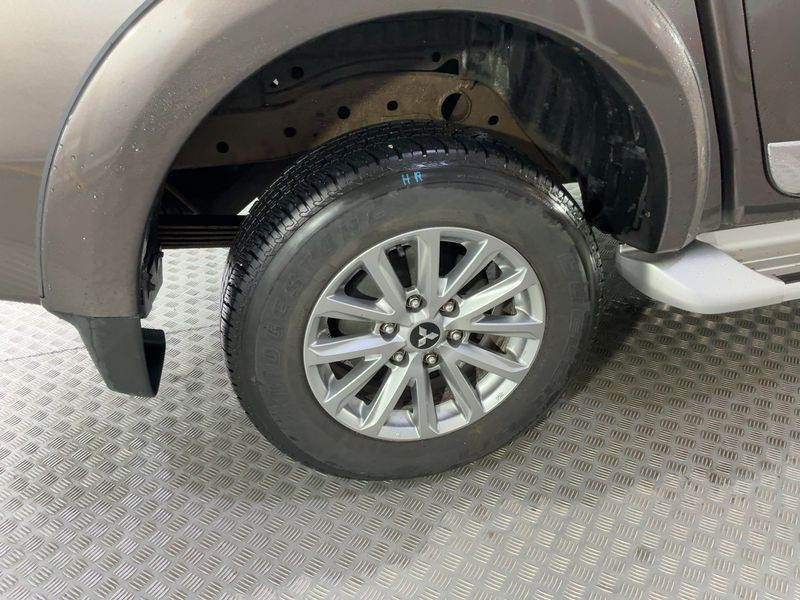 Mitsubishi L 200 2.4 DI-D Plus Doppelkabine 4WD 2017 – снимка 9