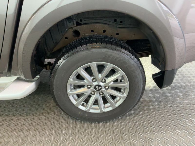 Mitsubishi L 200 2.4 DI-D Plus Doppelkabine 4WD 2017 – снимка 5