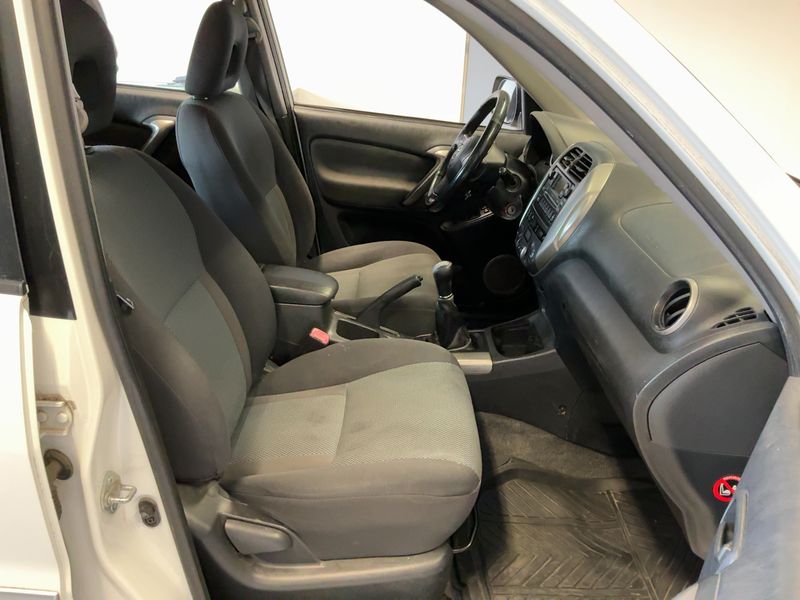 Toyota RAV 4 2.0 D-4D 4x4 2005 – снимка 16