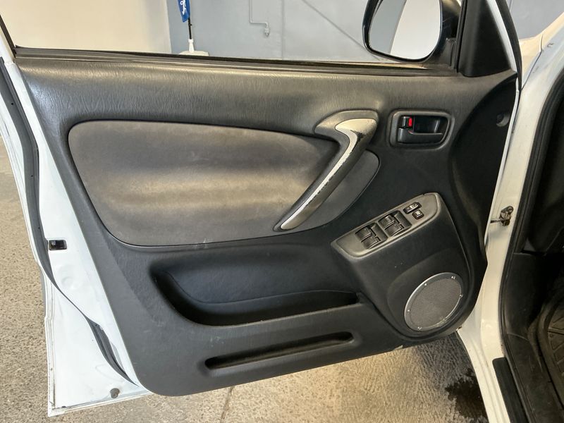 Toyota RAV 4 2.0 D-4D 4x4 2005 – снимка 26
