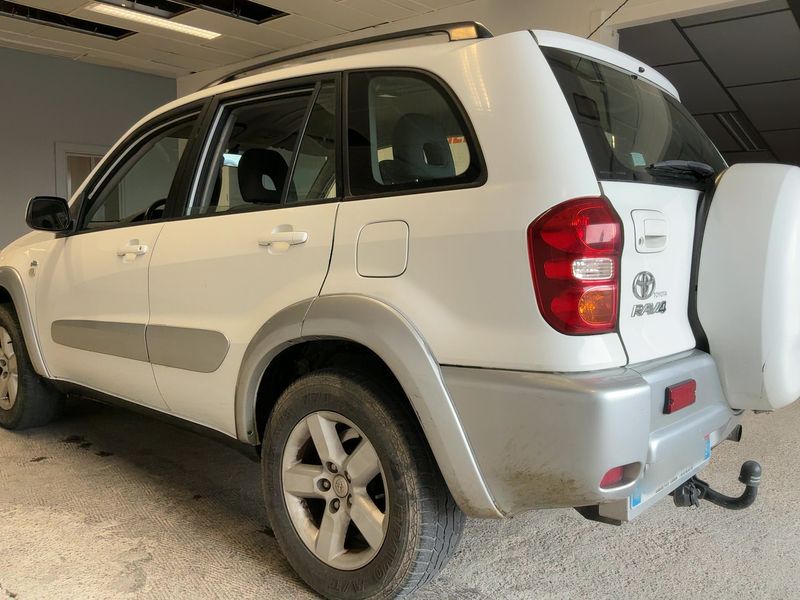 Toyota RAV 4 2.0 D-4D 4x4 2005 – снимка 6