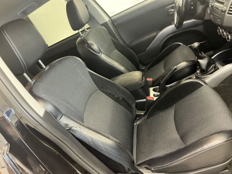 Mitsubishi Outlander 2.0 MIVEC Invite 2WD 2010 – снимка 34
