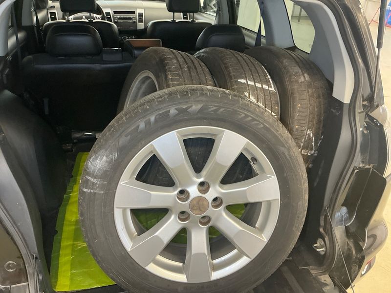 Mitsubishi Outlander 2.0 MIVEC Invite 2WD 2010 – снимка 15
