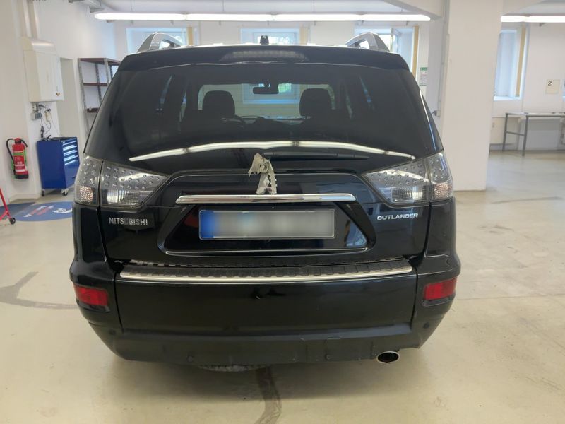 Mitsubishi Outlander 2.0 MIVEC Invite 2WD 2010 – снимка 7