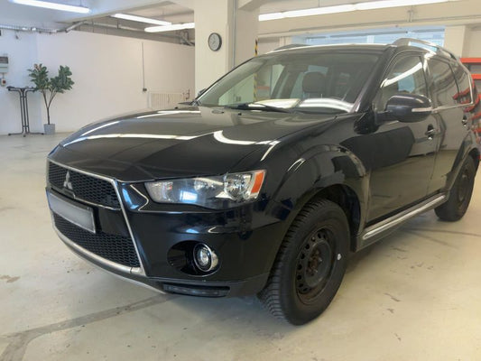 Mitsubishi Outlander 2.0 MIVEC Invite 2WD 2010 – снимка 1