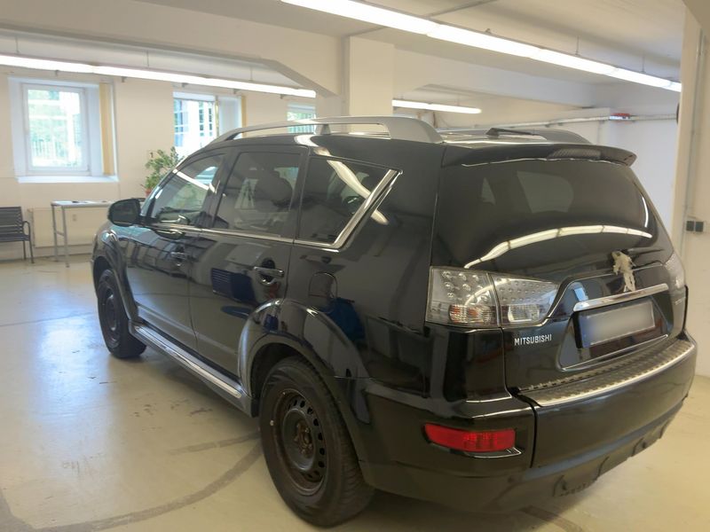 Mitsubishi Outlander 2.0 MIVEC Invite 2WD 2010 – снимка 6