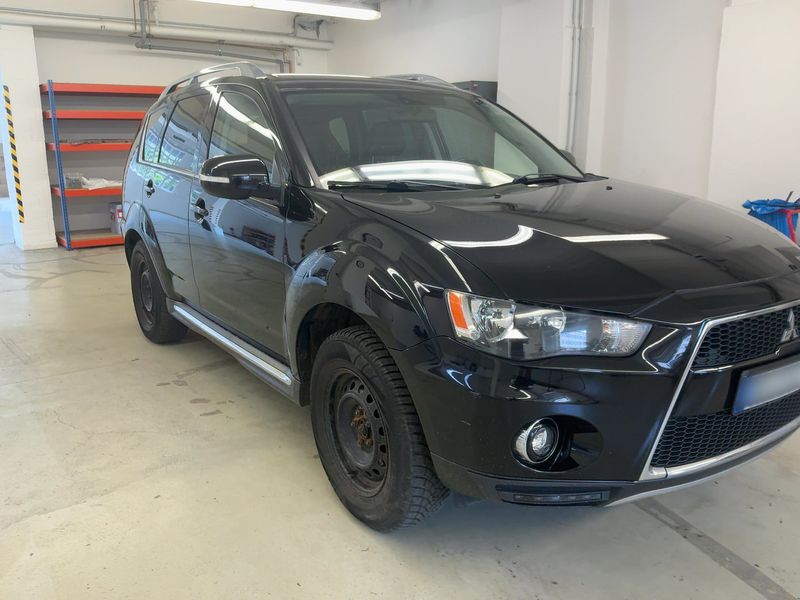 Mitsubishi Outlander 2.0 MIVEC Invite 2WD 2010 – снимка 12