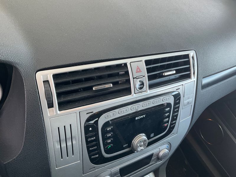 Ford Kuga 2.0 TDCi Titanium 2011 – снимка 28