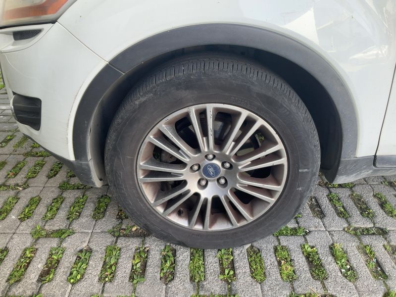 Ford Kuga 2.0 TDCi Titanium 2011 – снимка 3
