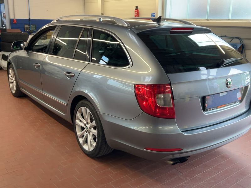 Skoda Superb 2.0 TDI Elegance 2012 – снимка 6