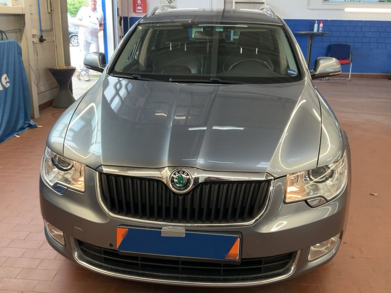 Skoda Superb 2.0 TDI Elegance 2012 – снимка 14