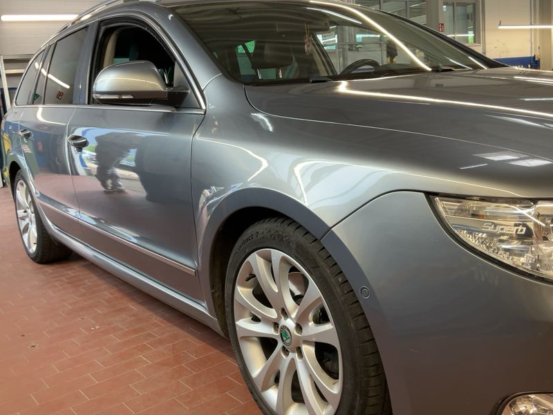 Skoda Superb 2.0 TDI Elegance 2012 – снимка 12