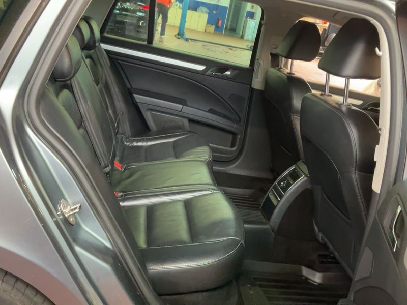 Skoda Superb 2.0 TDI Elegance 2012 – снимка 20