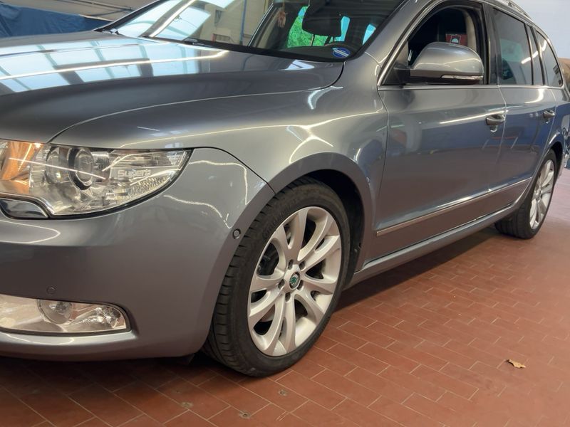 Skoda Superb 2.0 TDI Elegance 2012 – снимка 2