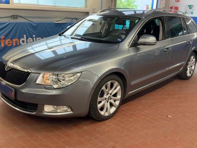 Skoda Superb 2.0 TDI Elegance 2012 – снимка 1