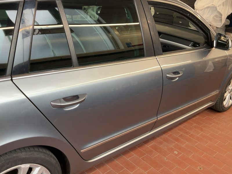 Skoda Superb 2.0 TDI Elegance 2012 – снимка 10