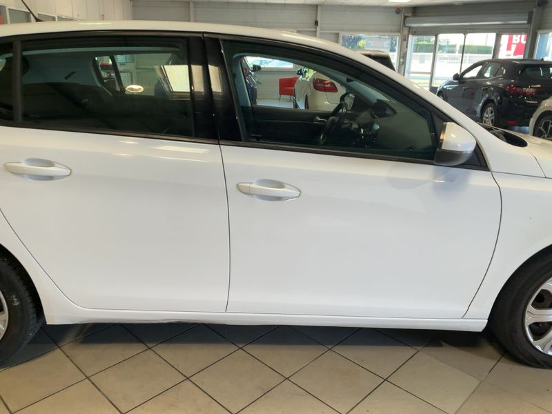 Peugeot 308 1.6 Blue-HDi Pack Clim Nav 2016 – снимка 10