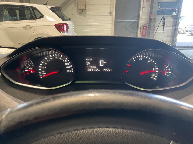 Peugeot 308 1.6 Blue-HDi Pack Clim Nav 2016 – снимка 18