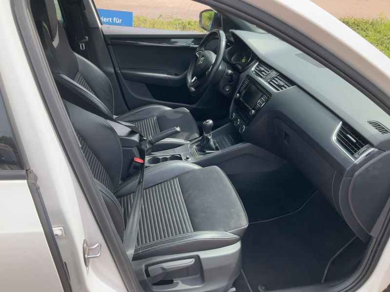Skoda Octavia 2.0 TDI RS 2016 – снимка 17