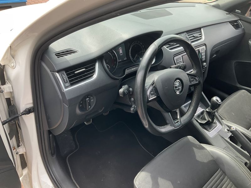 Skoda Octavia 2.0 TDI RS 2016 – снимка 24