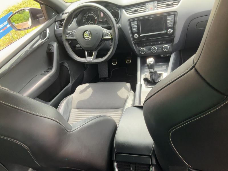 Skoda Octavia 2.0 TDI RS 2016 – снимка 18