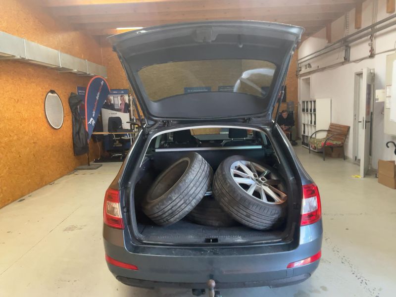 Skoda Octavia 2.0 TDI Joy 2016 – снимка 16